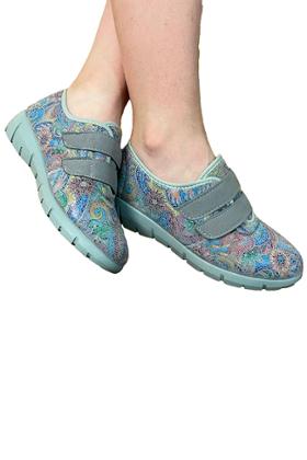 CHAUSSURES AVEC VELCRO