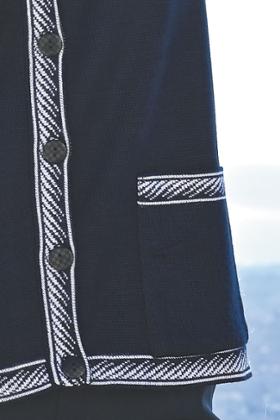 GILET COL POINTE
