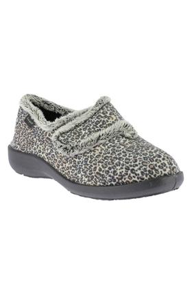 CHAUSSURES AVEC VELCRO